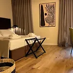 Alojamento de Acomodação e Pequeno-almoço Gatto Bianco 3*
