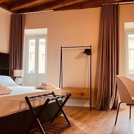 Gatto Bianco Bed & Breakfast 3*